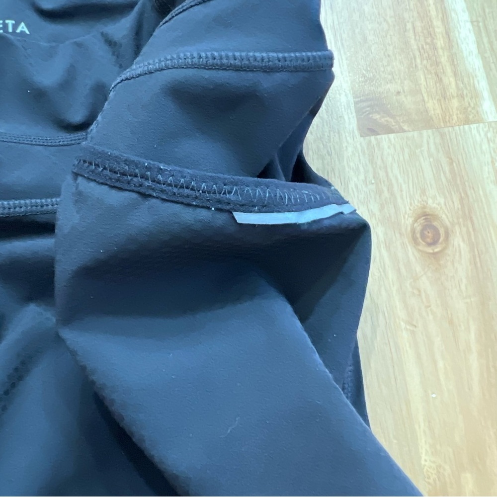 Athleta Black Cropped Running Pants Capri Leggings
Size: Small - Picture 4 of 7
